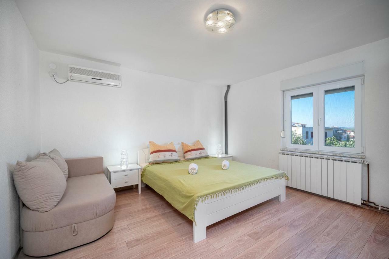Apartmani Pataca Vodice Exterior photo